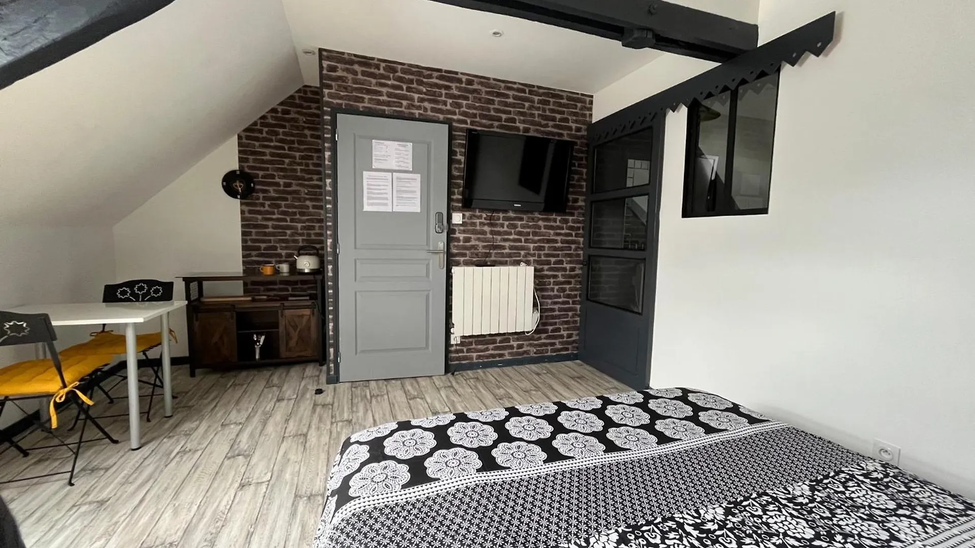 Chambres D'Hotes A La Forge Du Coglais La Selle-en-Cogles 0*,