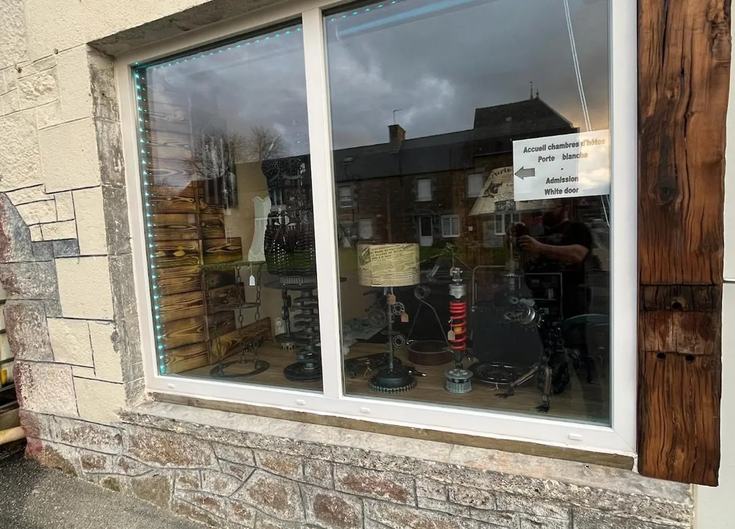 Homestay Chambres D'Hotes A La Forge Du Coglais La Selle-en-Cogles